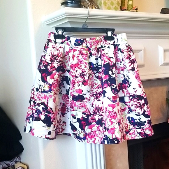 Express Dresses & Skirts - Express Floral Skirt size 6